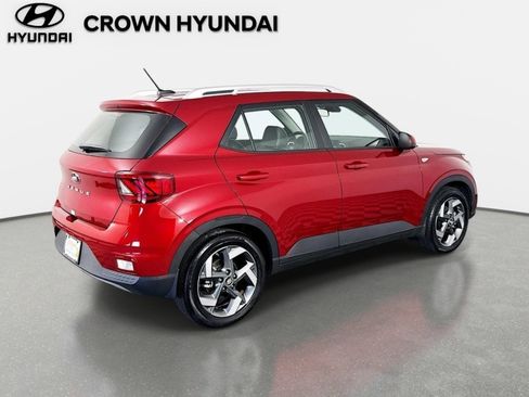 Certified 2025 Hyundai Venue Limited FWD image 5