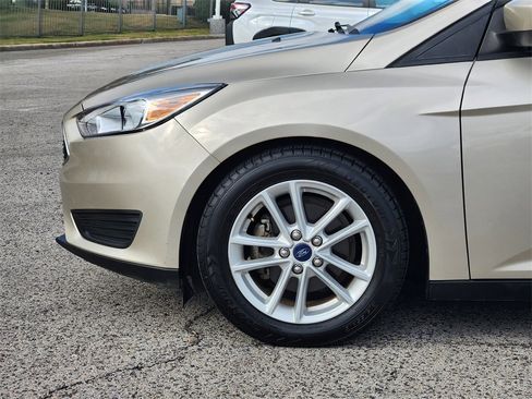 Used 2018 Ford Focus SE image 6