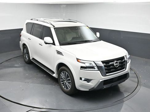 Used 2023 Nissan Armada SL w/ Captain's Chairs Package image 24