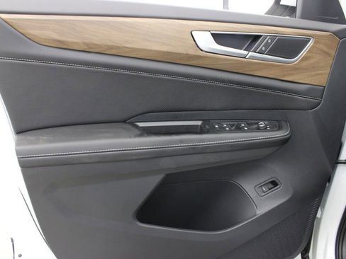 New 2026 Volkswagen Atlas SE FWD image 16