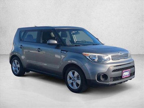 Used 2018 Kia Soul FWD image 3