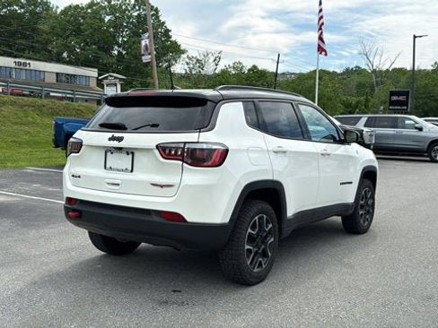Used 2019 Jeep Compass Trailhawk w/ Leather Interior Group AWD/4WD image 4