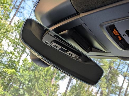 Certified 2025 Porsche Cayenne Turbo AWD/4WD image 19