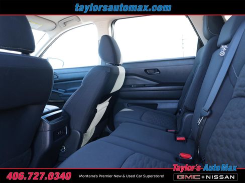 Used 2024 Nissan Pathfinder S image 28