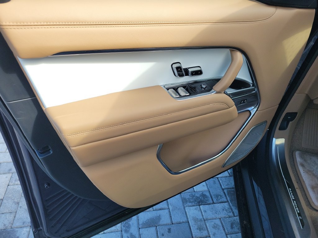 New 2026 Land Rover Range Rover SV AWD/4WD image 23