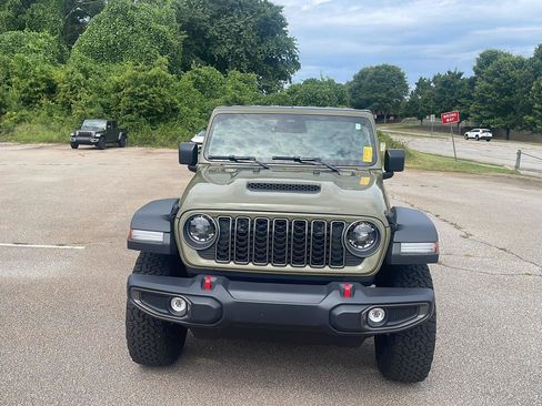 Used 2026 Jeep Wrangler Unlimited Rubicon AWD/4WD image 2