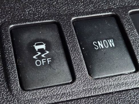 Used 2018 Toyota Highlander SE AWD/4WD image 18