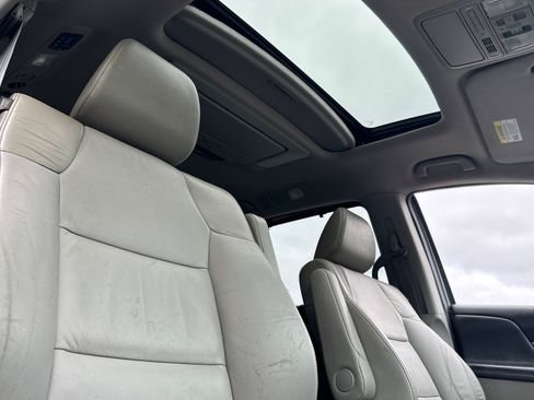 Used 2013 Honda Odyssey Touring Elite image 25