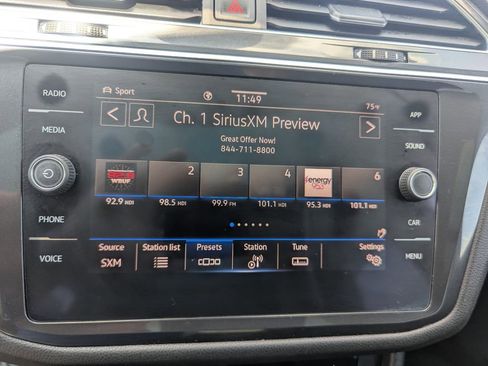 Used 2022 Volkswagen Tiguan SE image 23