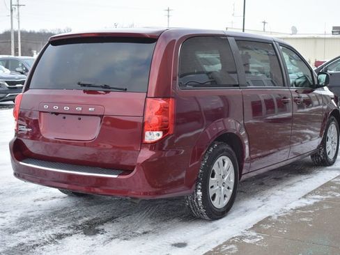 Used 2018 Dodge Grand Caravan SE image 6