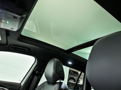 Used 2025 Volkswagen Tiguan SE R-Line AWD/4WD image 14