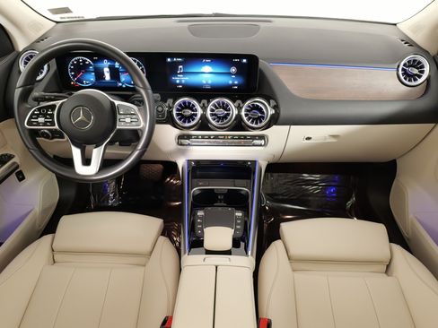 Used 2023 Mercedes-Benz GLA 250 4MATIC image 35