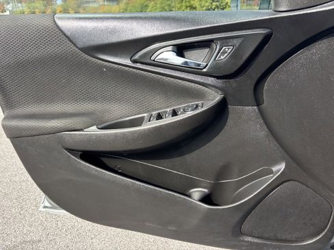 Used 2023 Chevrolet Malibu LT image 17