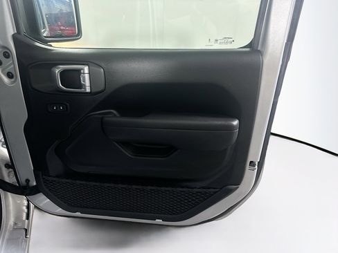 Used 2024 Jeep Wrangler Sport S image 29