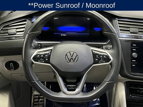 Used 2023 Volkswagen Tiguan SE R-Line AWD/4WD image 9