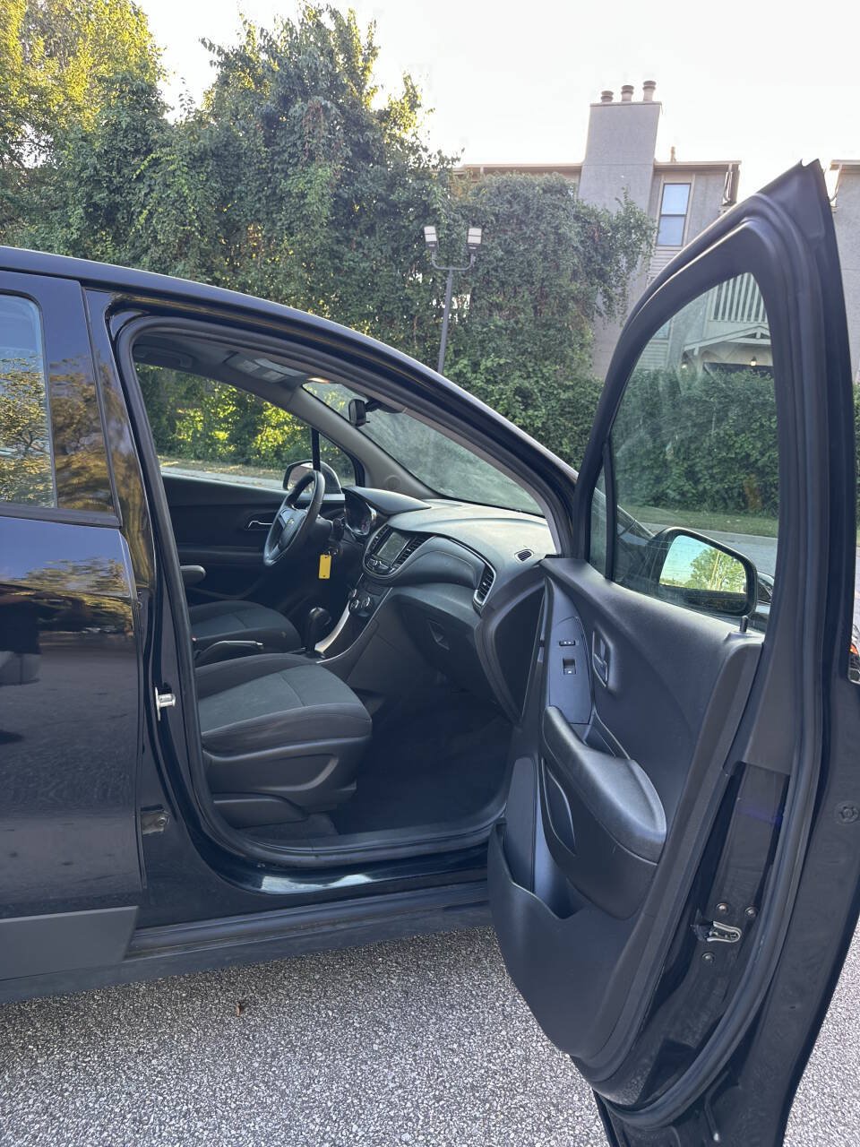 Used 2019 Chevrolet Trax LS FWD image 16