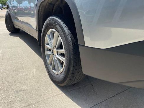Used 2023 Chevrolet Traverse LT w/ LPO, Floor Liner Package AWD/4WD image 18