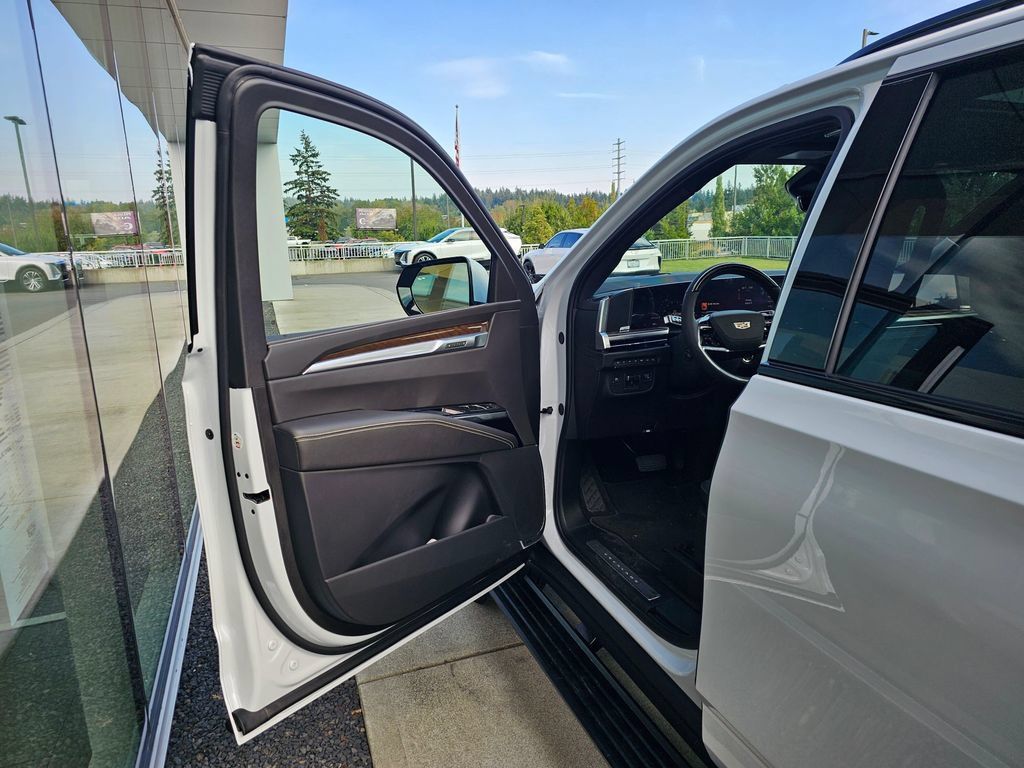 New 2026 Cadillac Escalade Platinum Sport AWD/4WD image 21