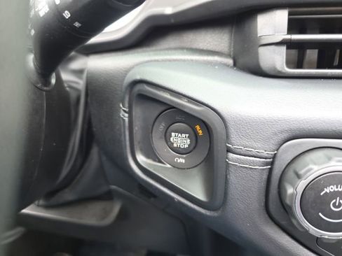 Used 2024 Jeep Wrangler Unlimited Sahara AWD/4WD image 28