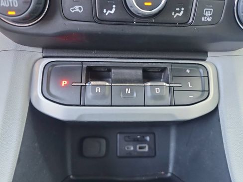 Used 2023 GMC Acadia SLT w/ Preferred Package FWD image 15