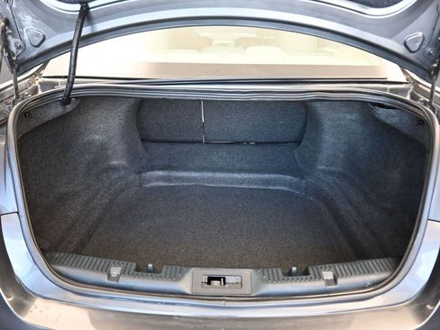 Used 2017 Ford Taurus SE FWD image 40