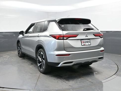 Used 2024 Mitsubishi Outlander 4WD Plug-In Hybrid image 12