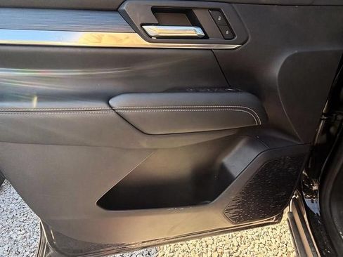 Used 2025 GMC Terrain Elevation w/ Black Edition AWD/4WD image 9