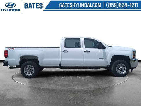 Used 2017 Chevrolet Silverado 3500 W/T AWD/4WD image 3