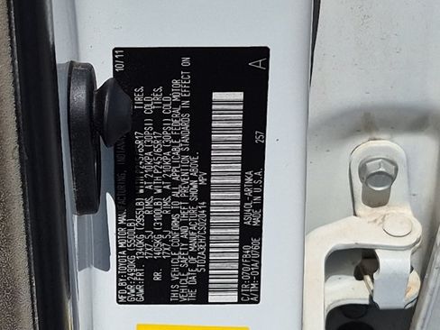 Used 2012 Toyota Highlander FWD image 24