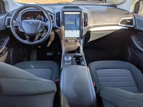 Used 2021 Ford Edge SE image 22