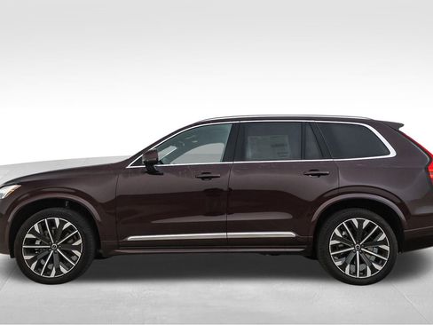 Used 2025 Volvo XC90 B6 Core w/ Climate Package image 9