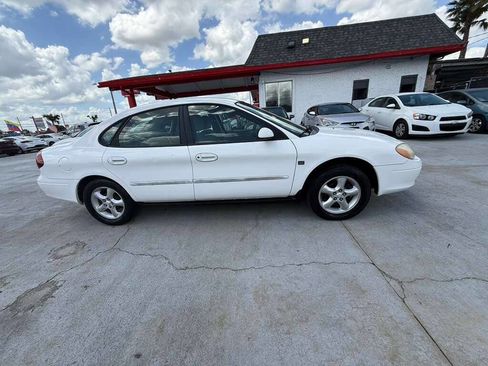 Used 2000 Ford Taurus SES image 4