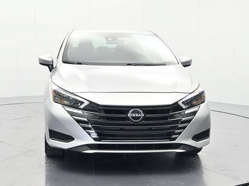 Used 2025 Nissan Versa SV FWD image 2