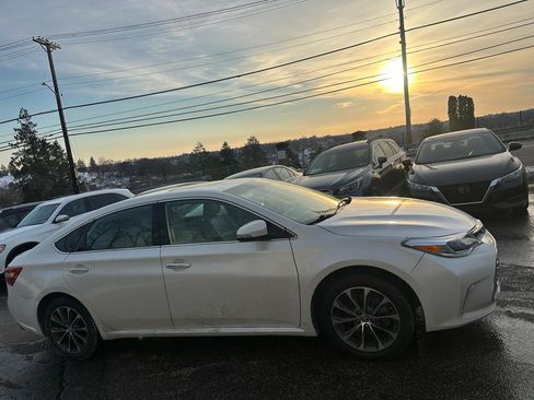 Used 2016 Toyota Avalon XLE Premium image 8