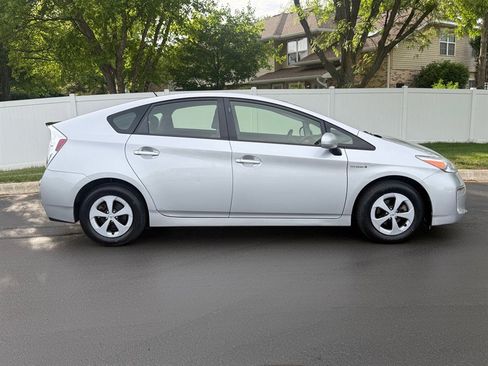 Used 2014 Toyota Prius Two FWD image 5