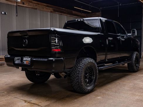 Used 2024 RAM 2500 Big Horn w/ Off Road Package AWD/4WD image 10