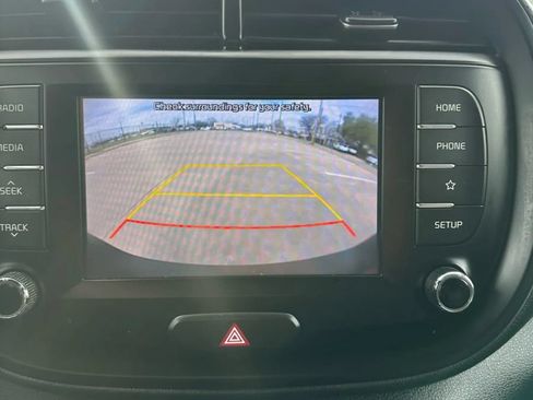 Used 2020 Kia Soul LX FWD image 28