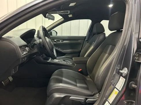 Used 2024 Honda Civic Sport image 10