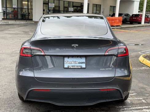 Used 2021 Tesla Model Y Long Range image 9