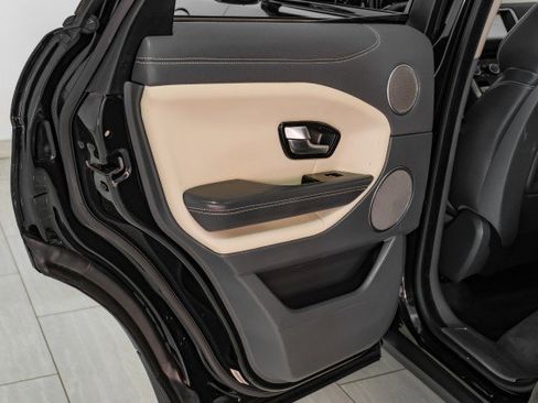 Used 2017 Land Rover Range Rover Evoque SE Premium image 43