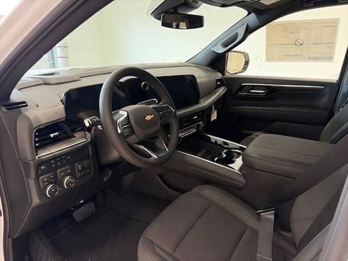 New 2026 Chevrolet Suburban LS w/ LPO, Dark Essentials Package AWD/4WD image 8
