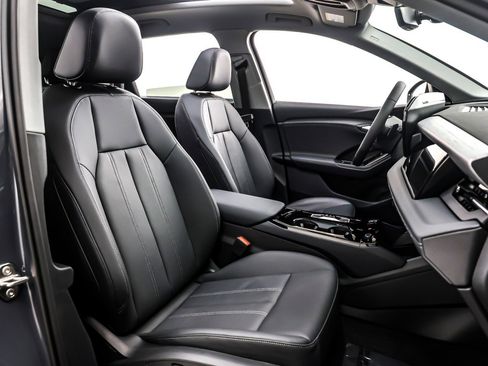 Used 2025 Audi Q6 e-tron Premium w/ Convenience Package image 8