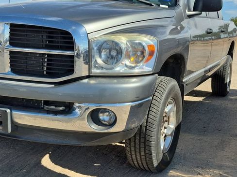 Used 2008 Dodge Ram 2500 Truck SXT w/ Popular Equipment Group AWD/4WD image 2