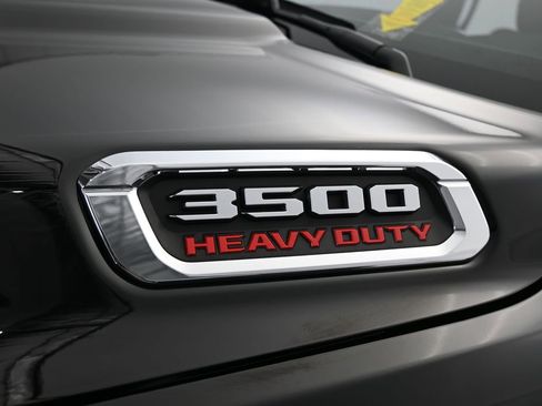 Used 2025 RAM 3500 Laramie image 32