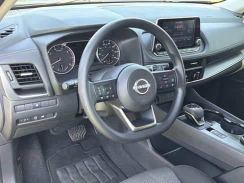 Used 2024 Nissan Rogue SV AWD/4WD image 15
