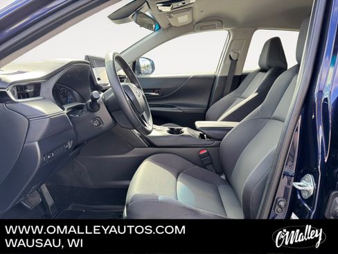 Used 2023 Toyota Venza LE AWD/4WD image 10
