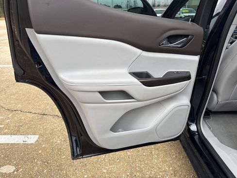 Used 2022 GMC Acadia SLT w/ Preferred Package image 31