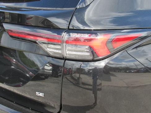 New 2026 Mitsubishi Outlander SE image 13