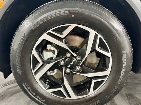 Used 2024 Kia Sportage LX image 11