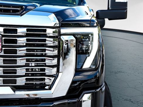 Used 2025 GMC Sierra 2500 Denali w/ Denali Reserve Package image 9